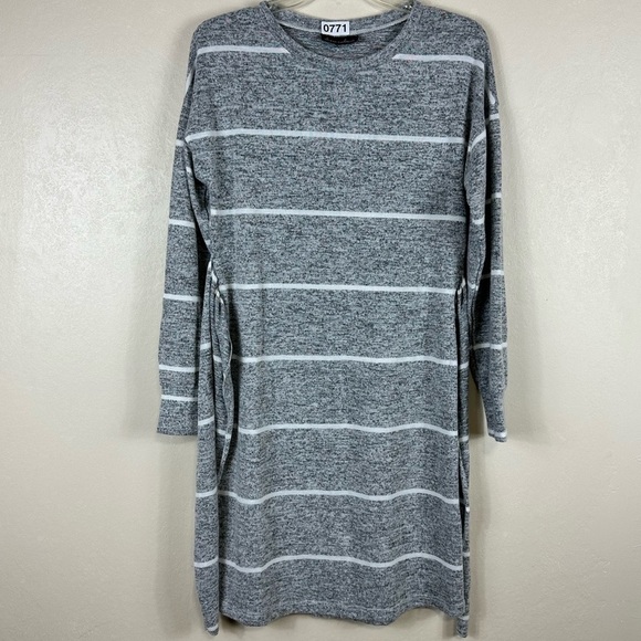 Alison Andrews jersey dress  pit to pit is 18 1-2  length is 35  grey /white - Picture 3 of 7